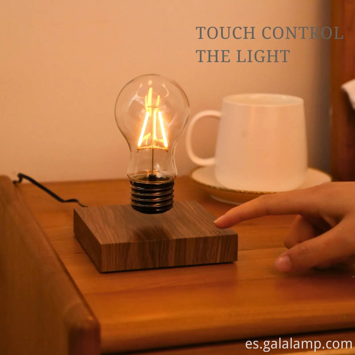 Magnetic Levitation Light Bulb with 360° Rotating Design